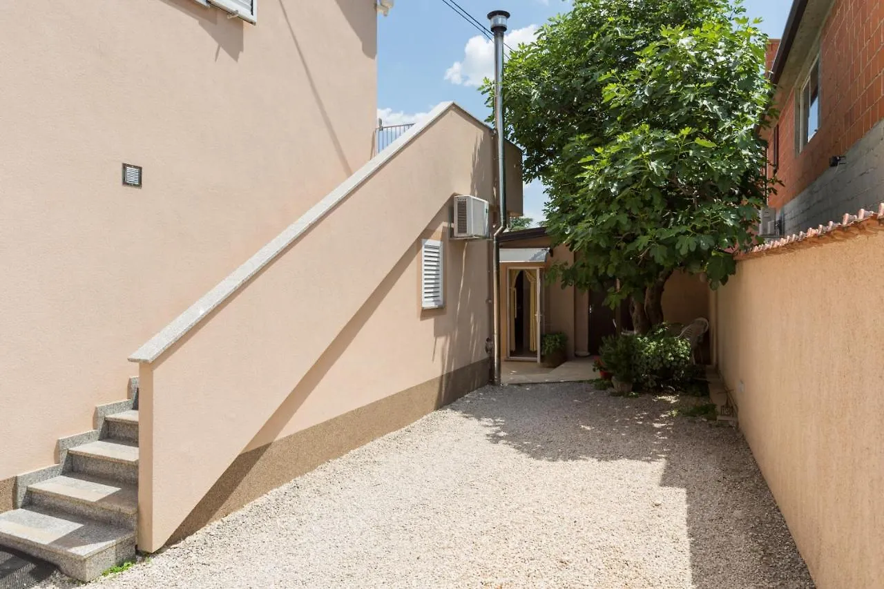 Apartments With A Parking Space Tar, Porec - 6948 Tar-Vabriga