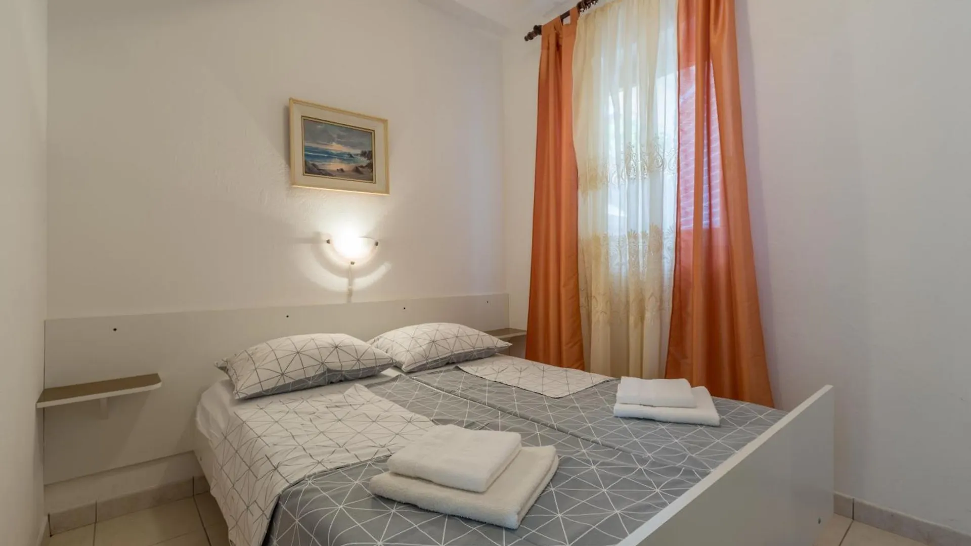 Apartments With A Parking Space Tar, Porec - 6948 Tar-Vabriga