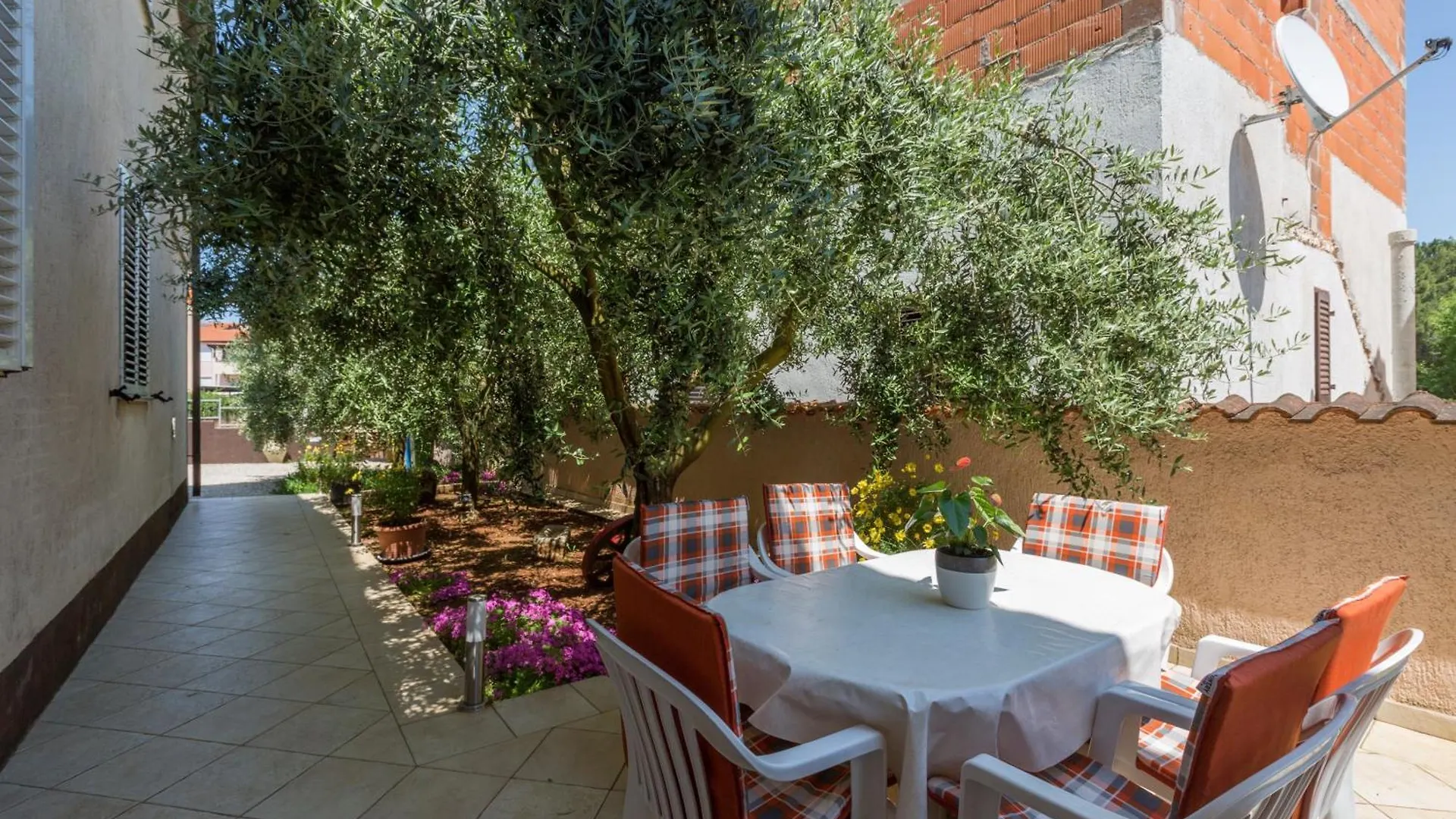Apartments With A Parking Space Tar, Porec - 6948 Tar-Vabriga