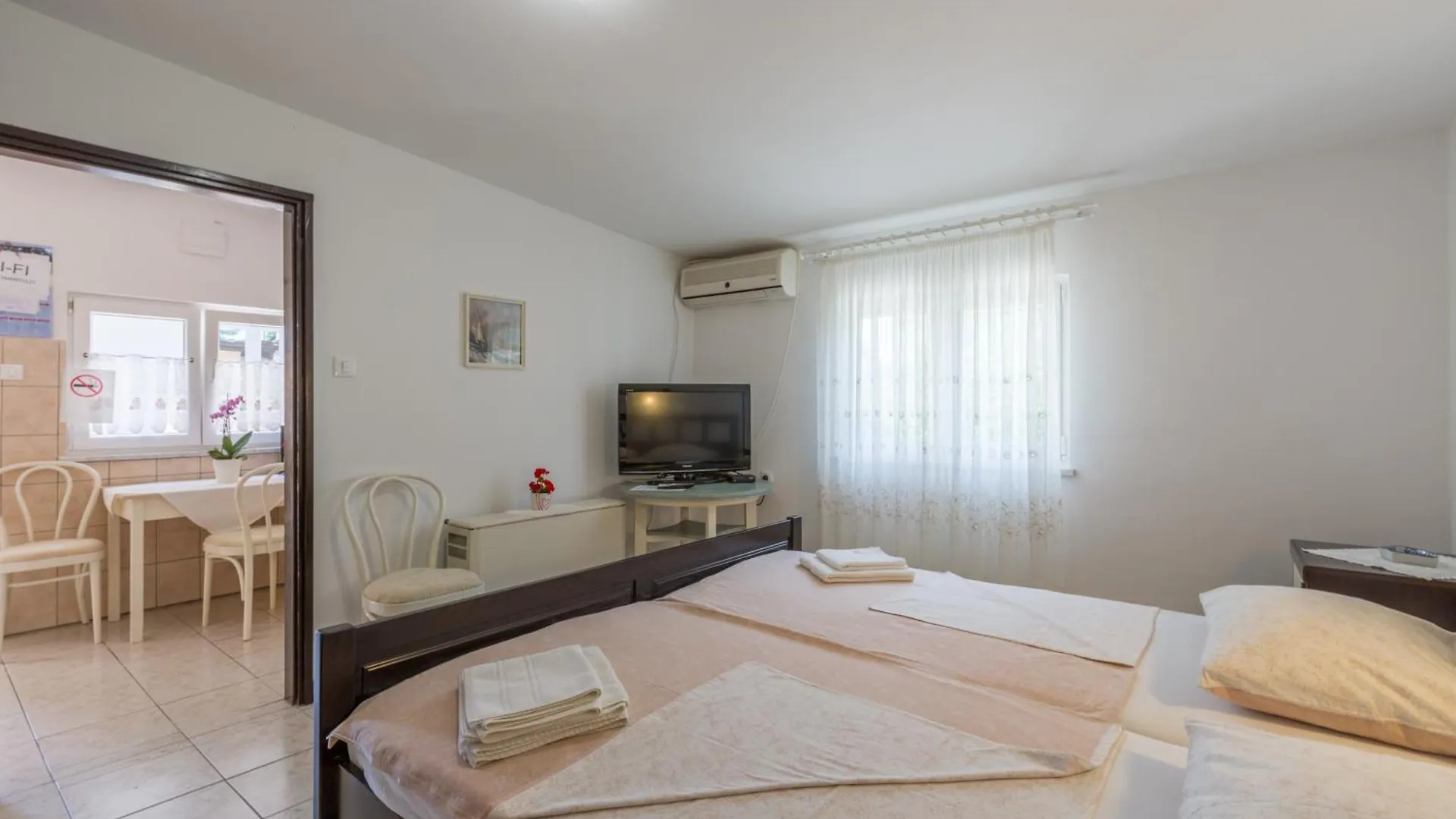 Apartments With A Parking Space Tar, Porec - 6948 Tar-Vabriga