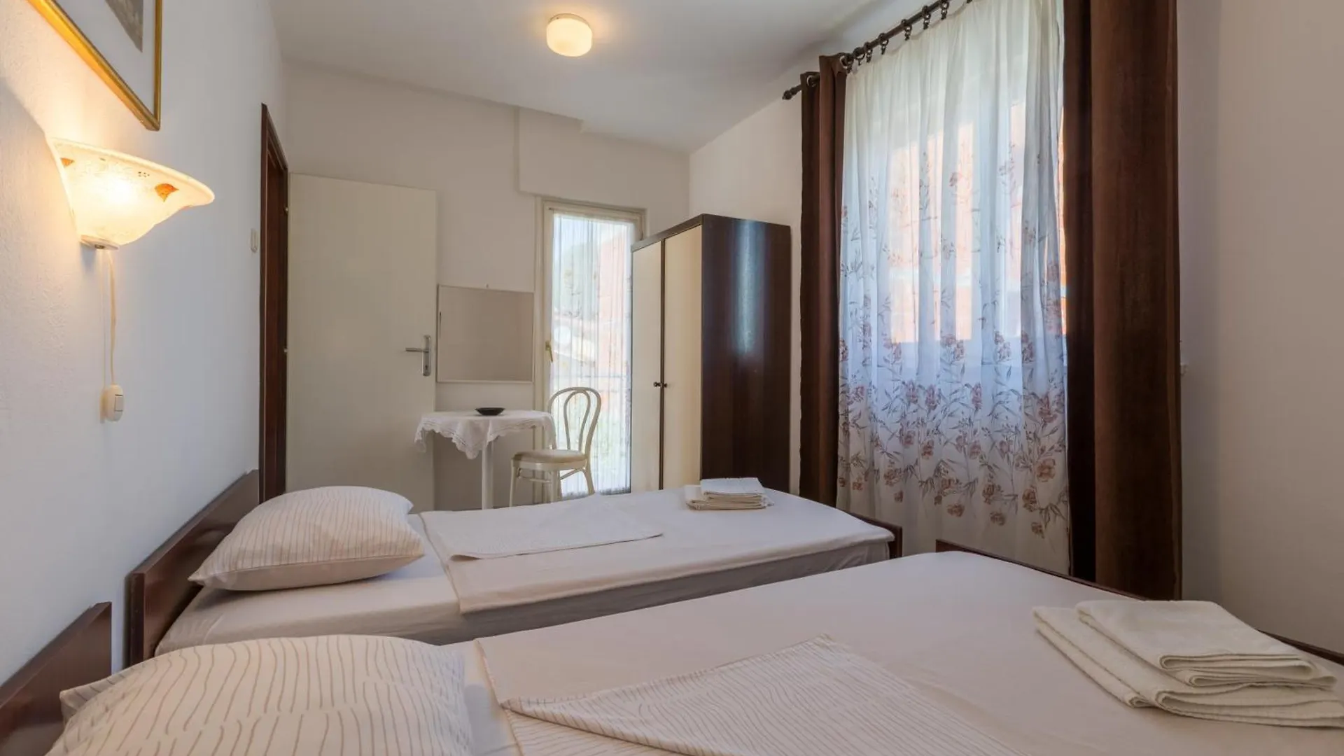 Apartments With A Parking Space Tar, Porec - 6948 Tar-Vabriga Croatia